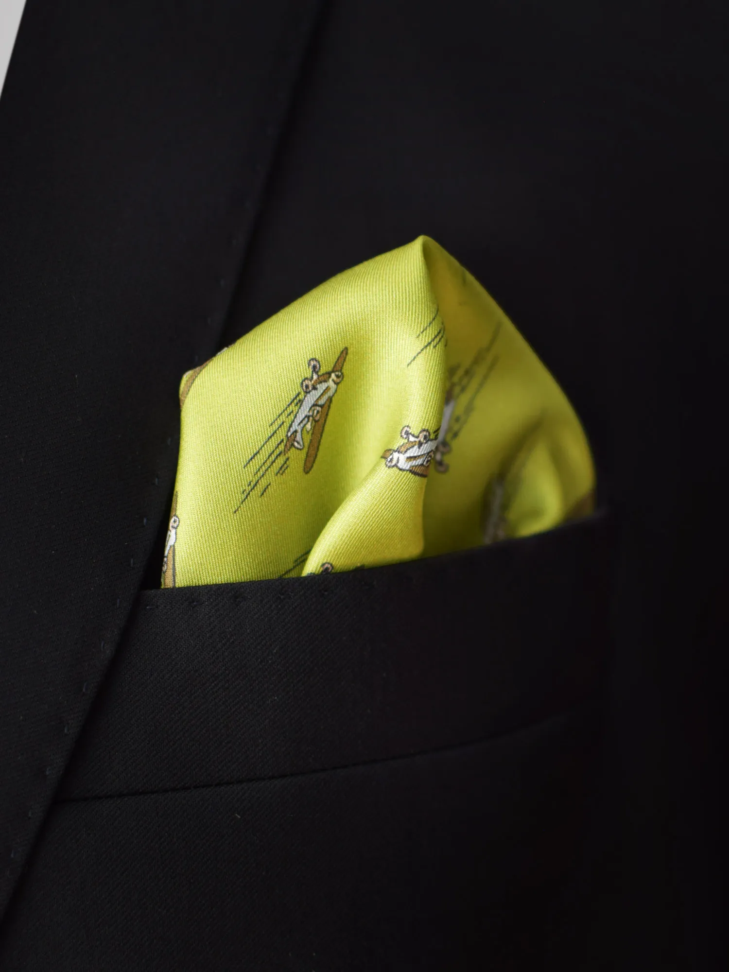 Caramelo pocket square-in pocket