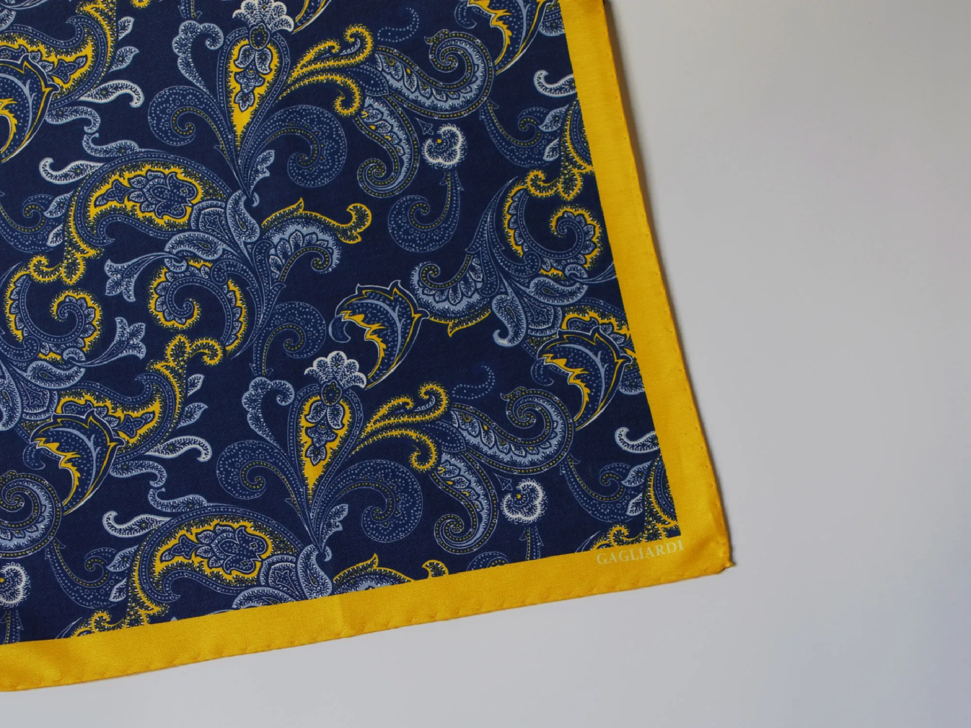 Gagliardi pocket square - detail