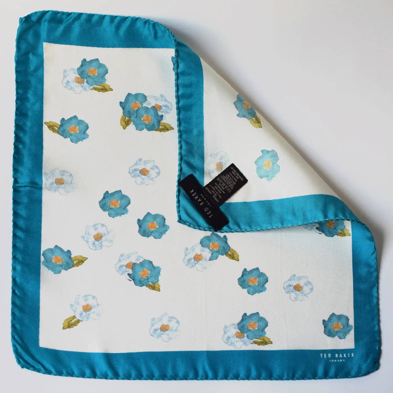 Pochette de costume à motifs floraux Ted Baker-corner
