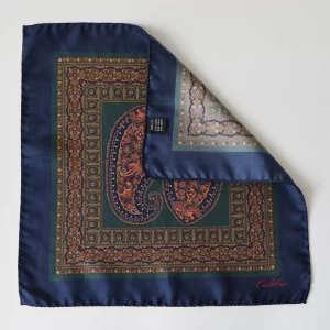Pocket square calibre paisley corner