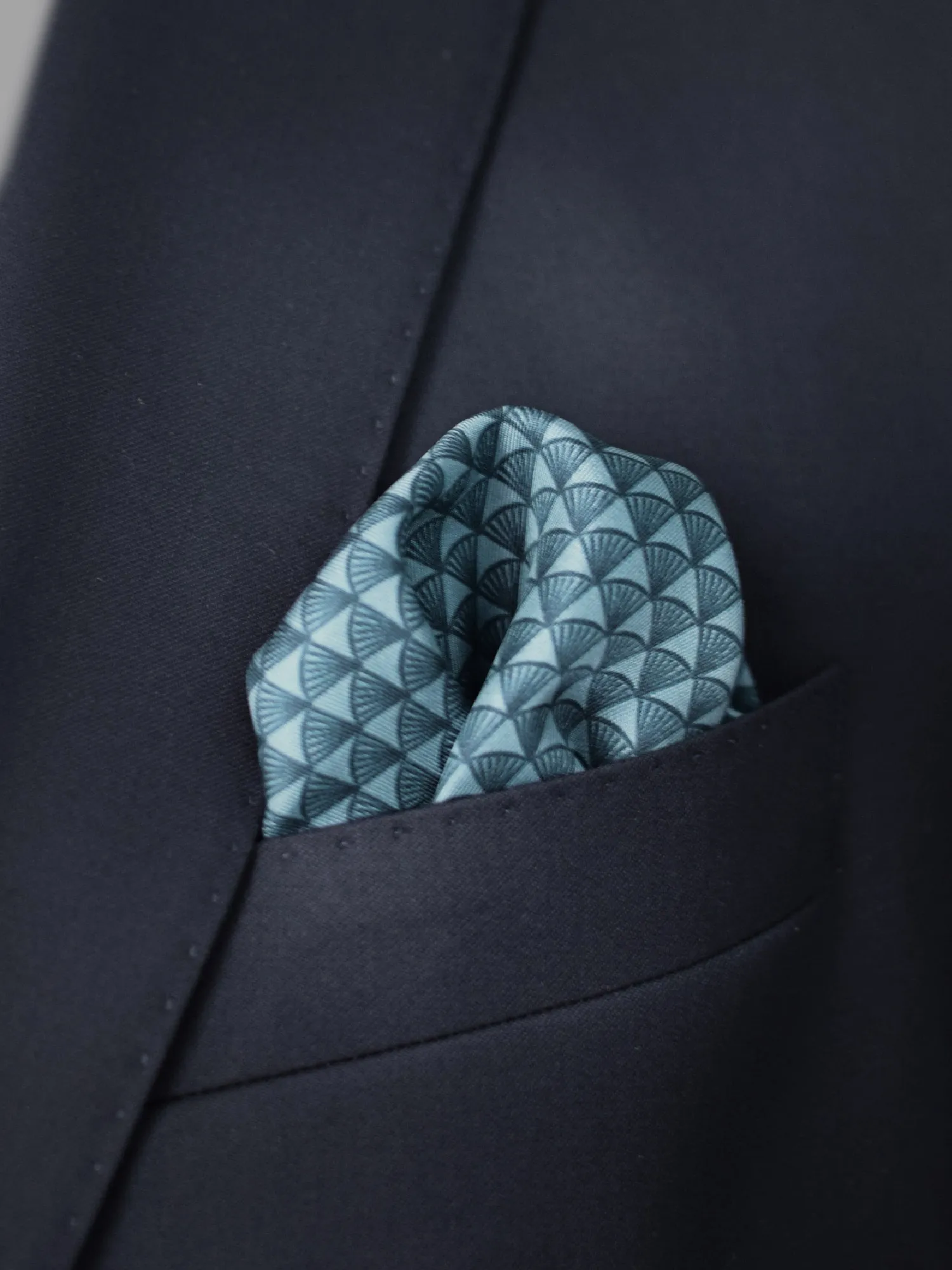 Reiss pocket square in pocket