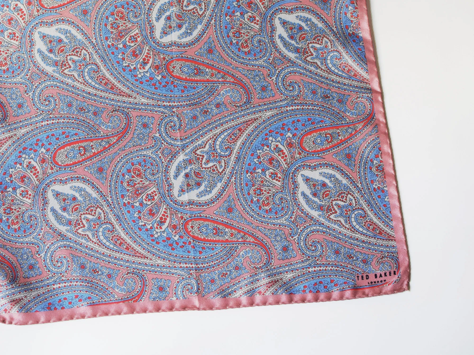 Ted Baker Paisley pink pocket square-detail