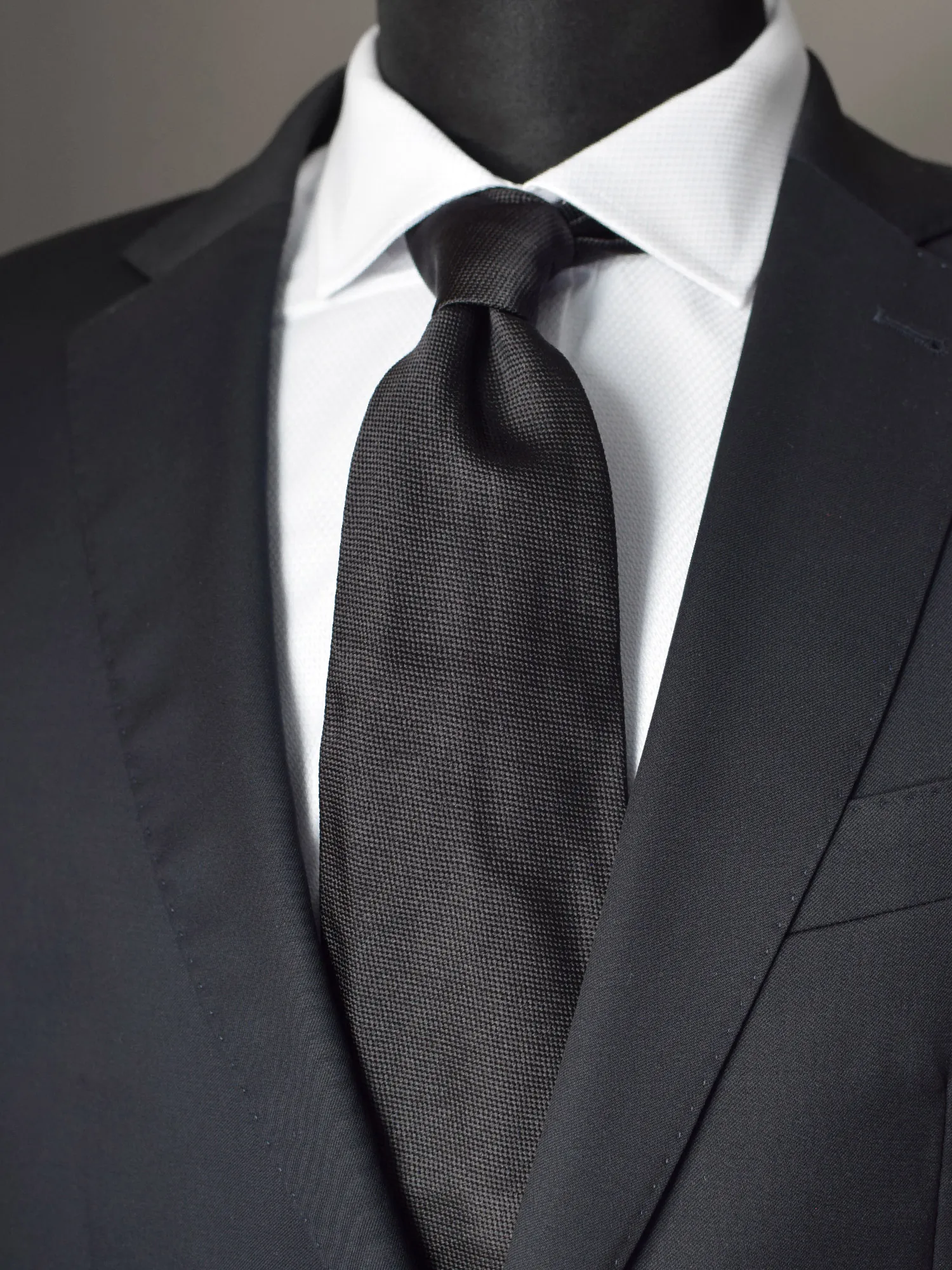 Cravate en grenadine de soie noire Andrew's ties – Image 2
