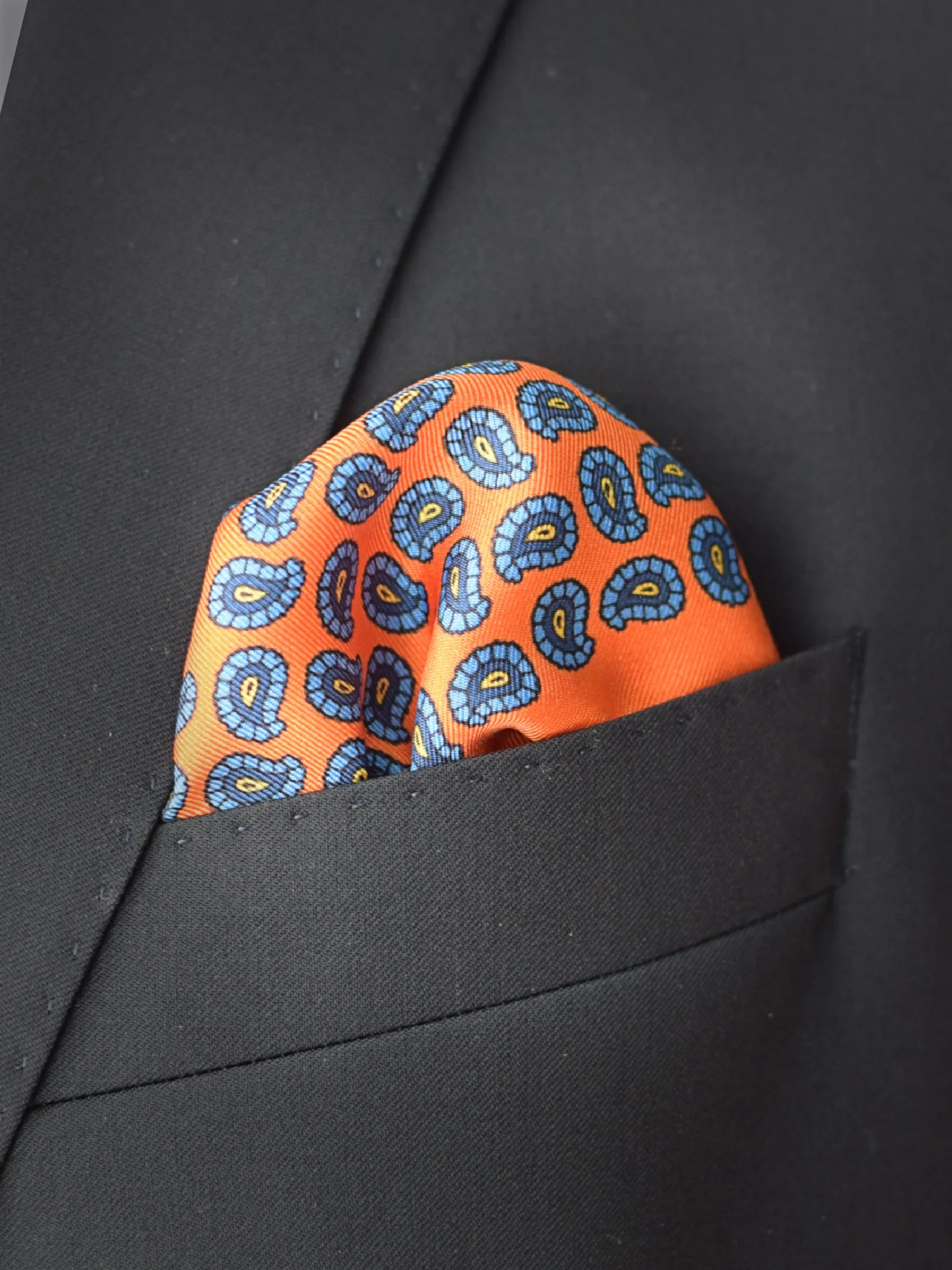 pocket-orange-hampton-paisley-in-breast-pocket