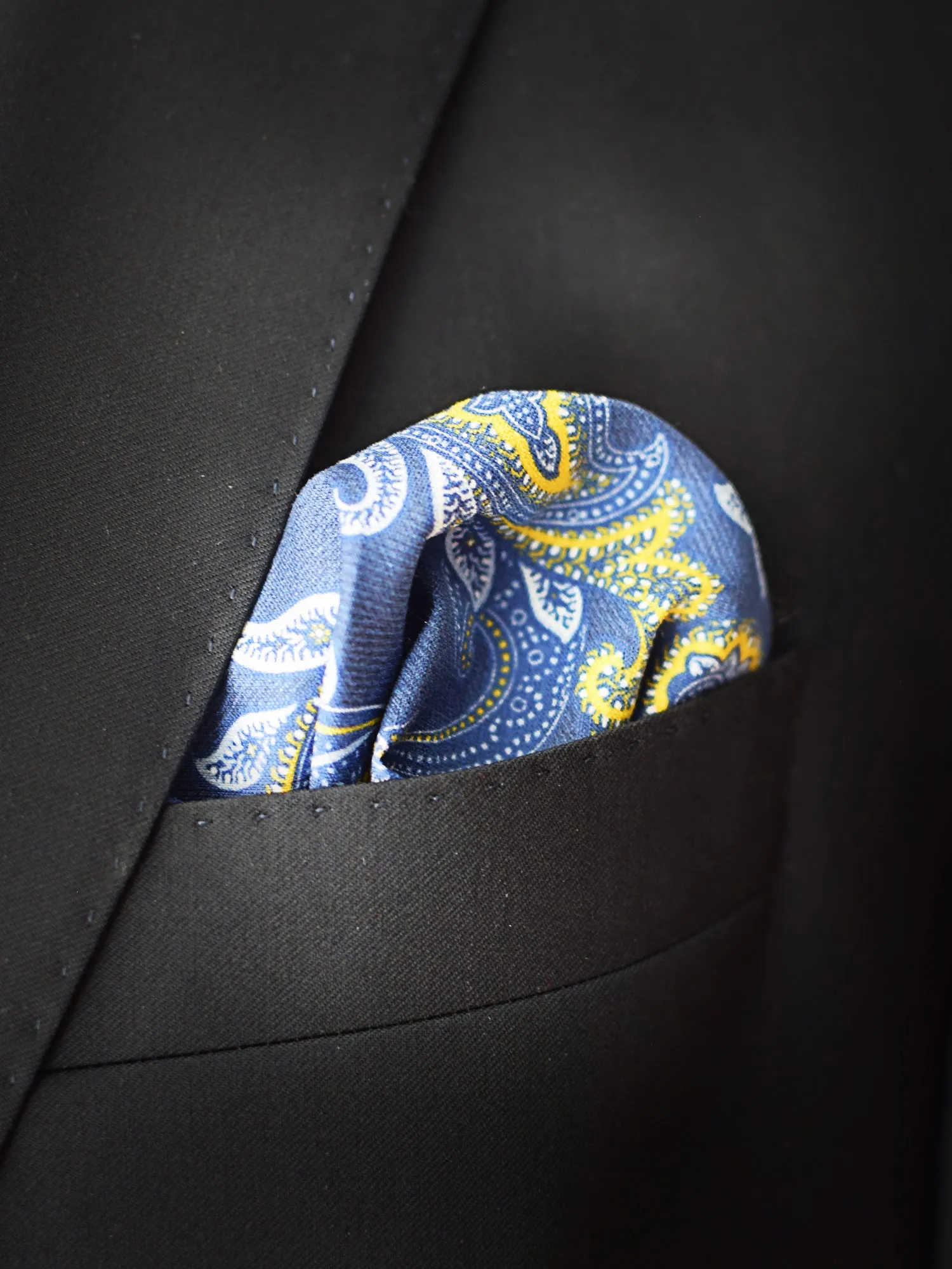 pocket-paisley-yellow-and-blue