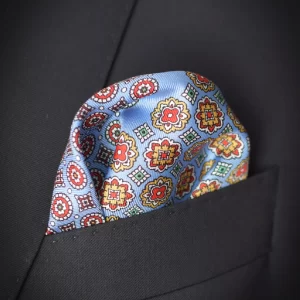 pocket-square-pochette-square-in-breast-pocket