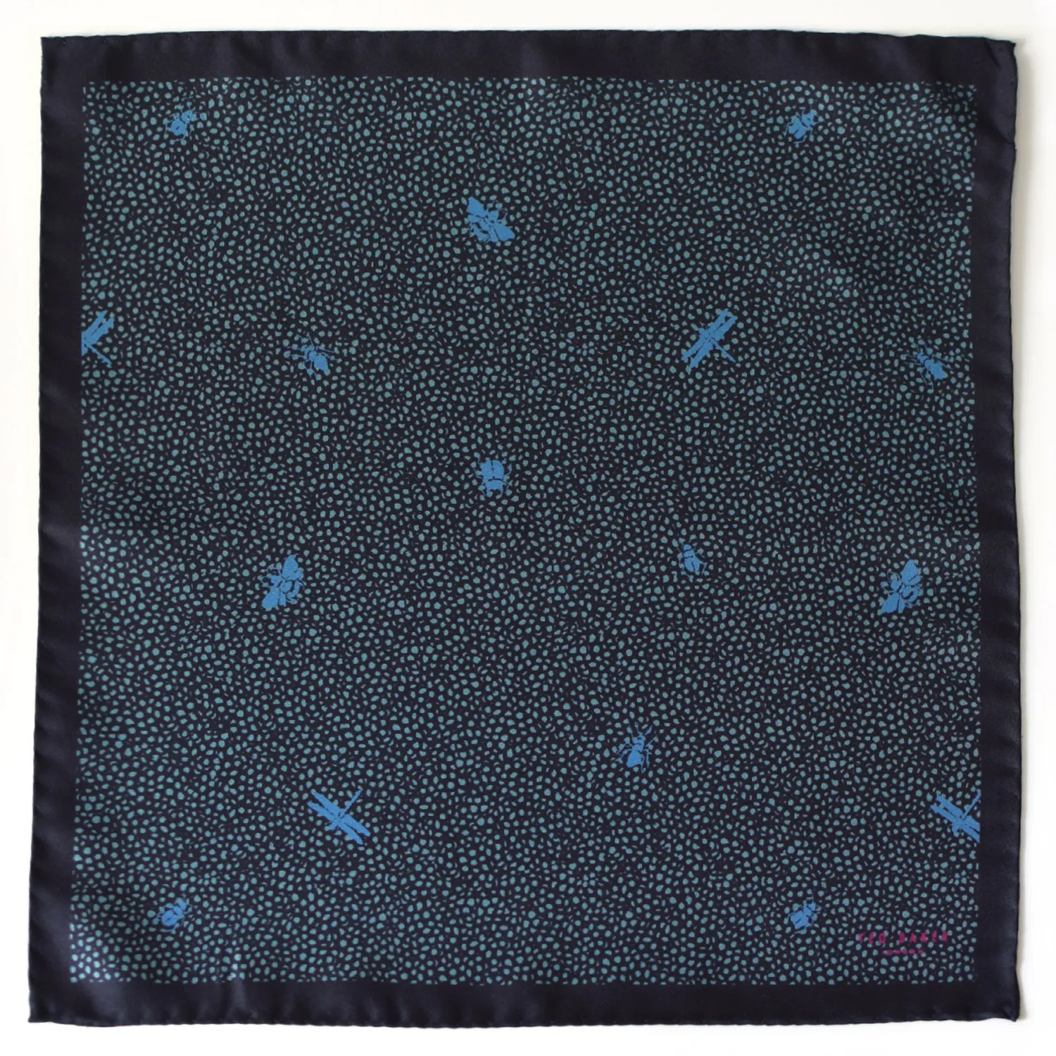 pocket-square-ted-baker--flat_resultat