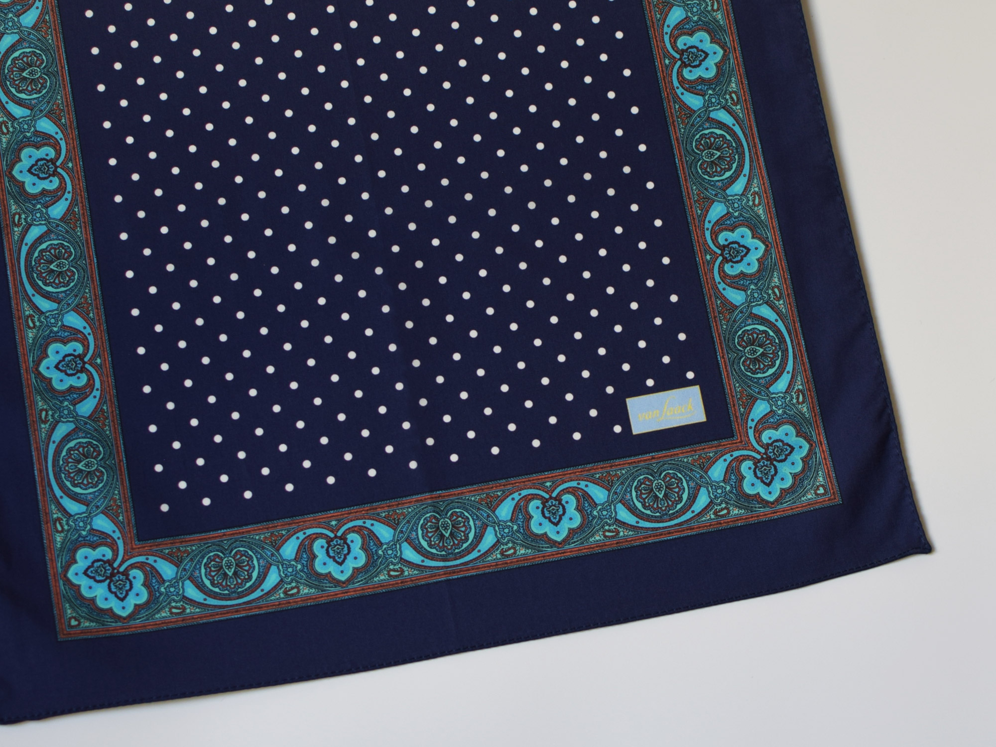 polkadots-paisley-border-pocket-square---detail