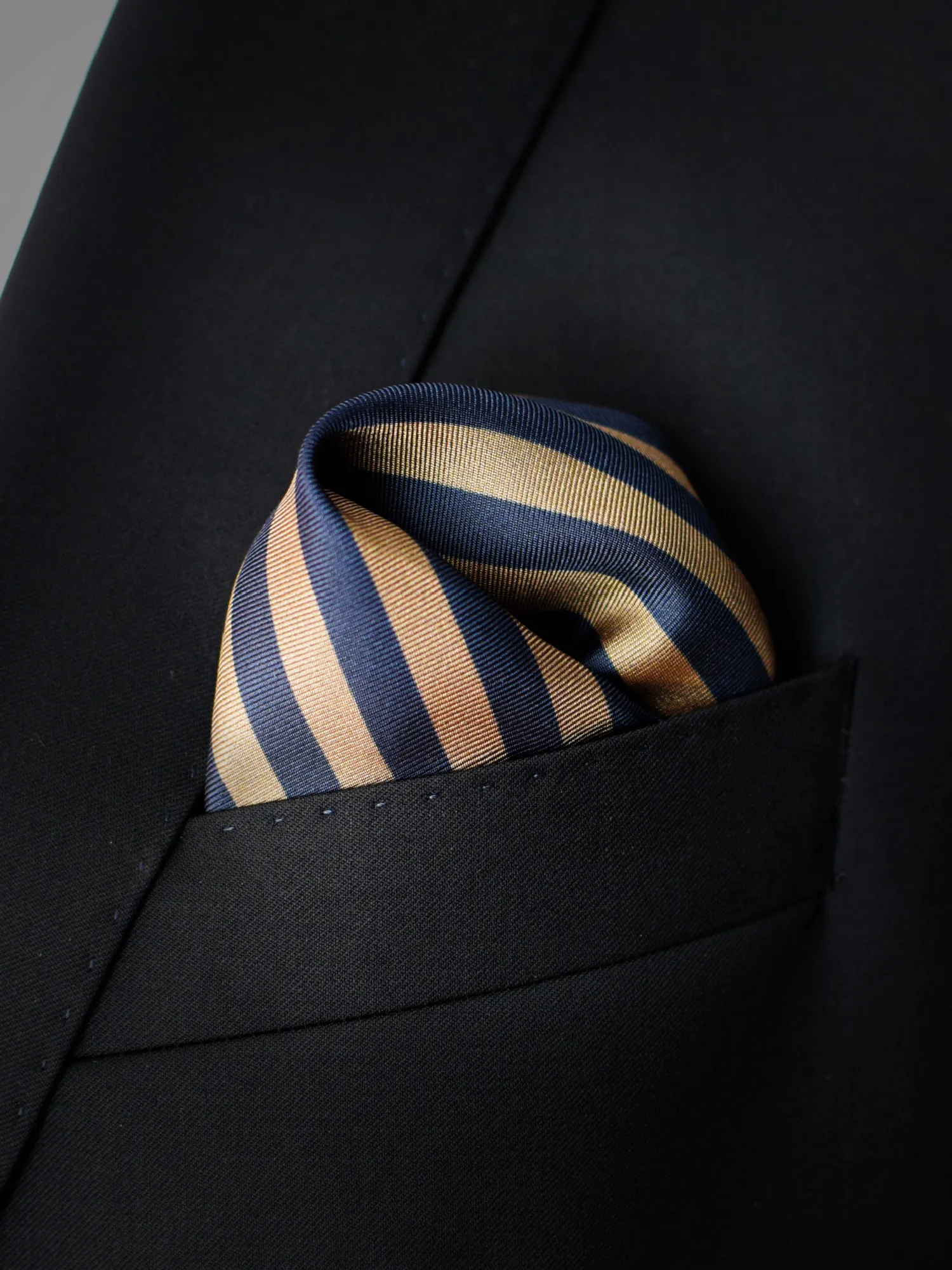 sieger pocket square -in breast pocket