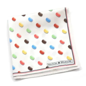 Pochette à motifs de macarons Maison Brumaire