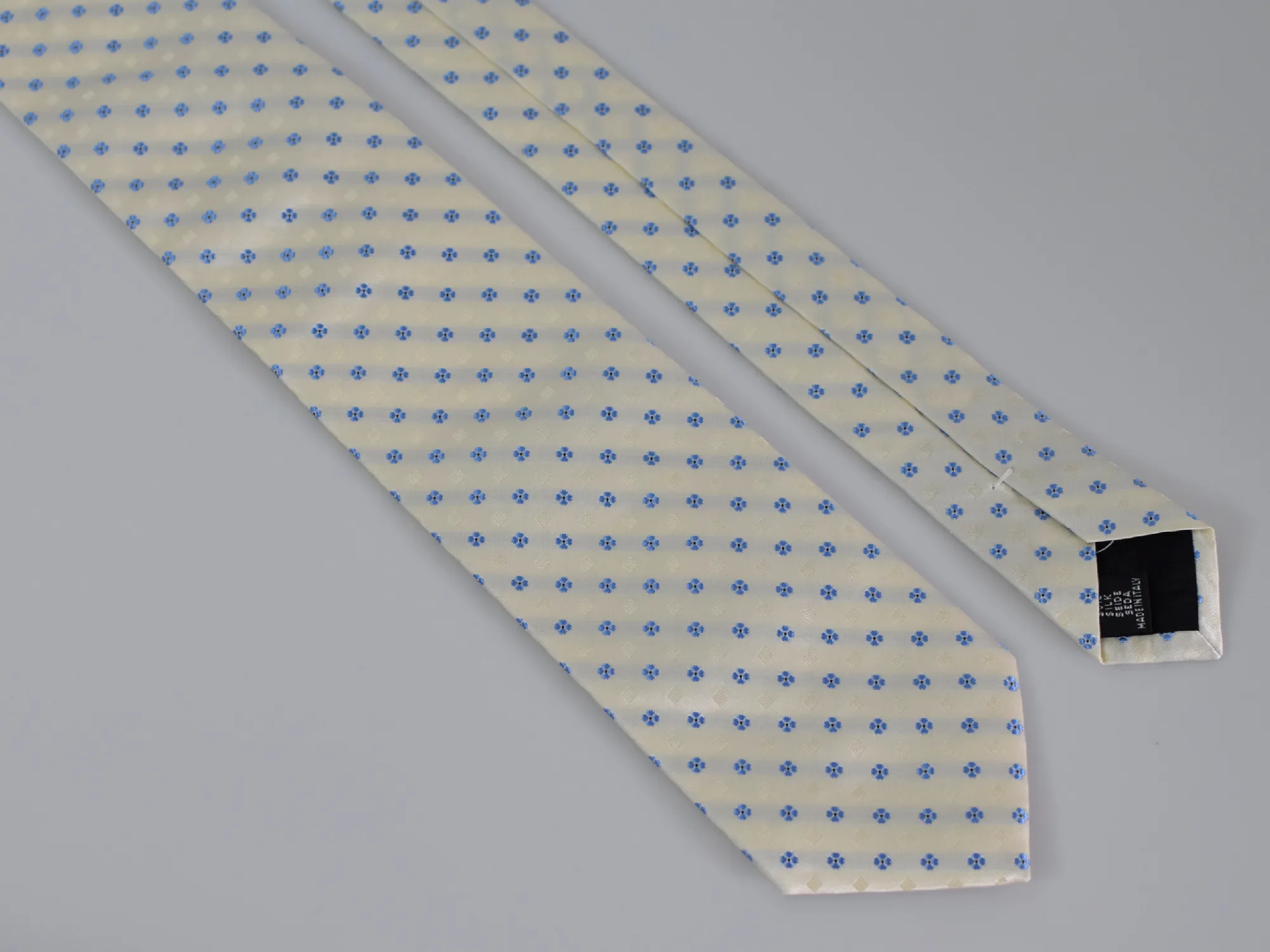Cravate Club Guy Laroche crème à motifs floraux – Image 3