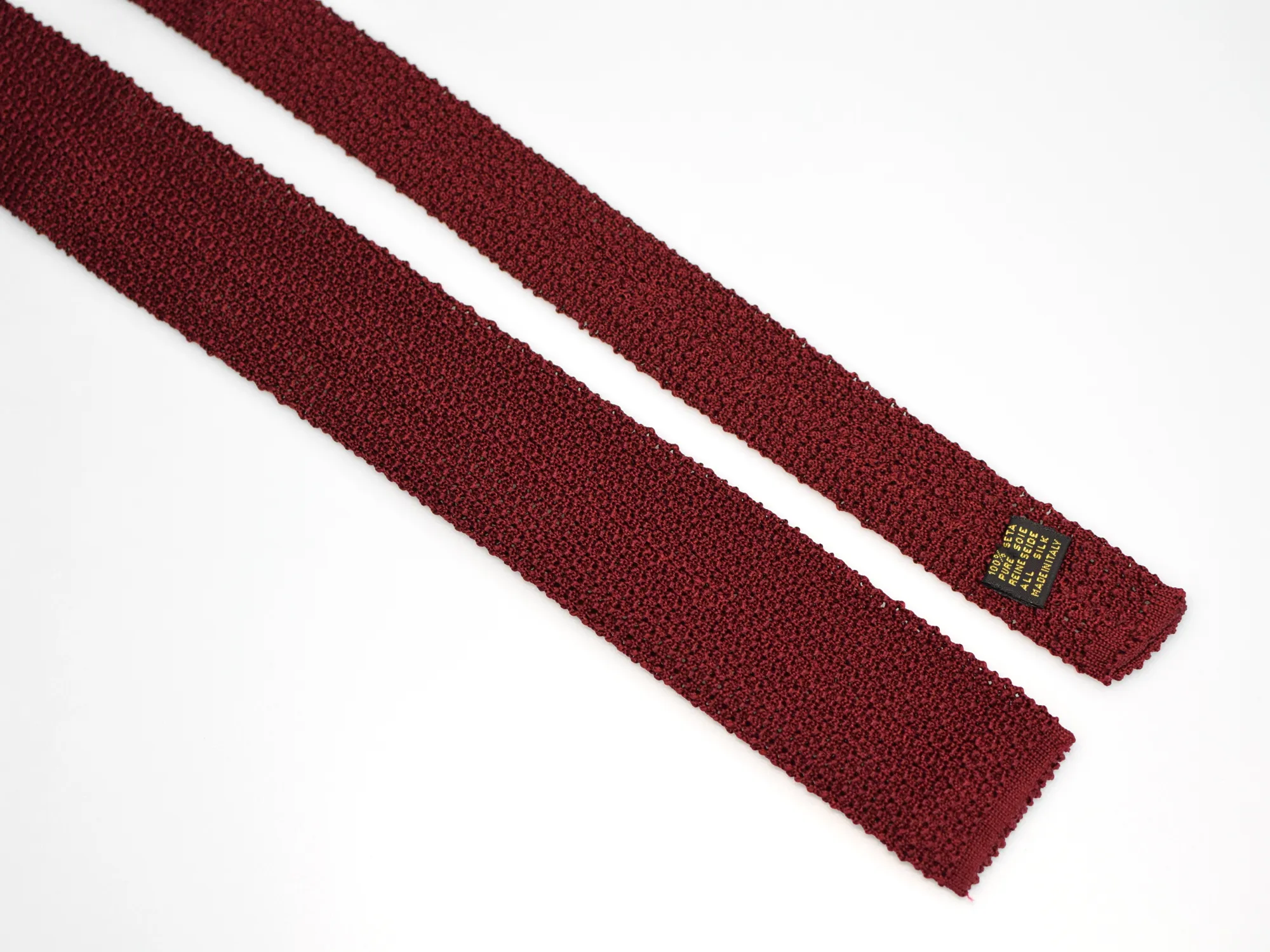 CRAVATE-A-PLAT-tricot-bordeaux-verso