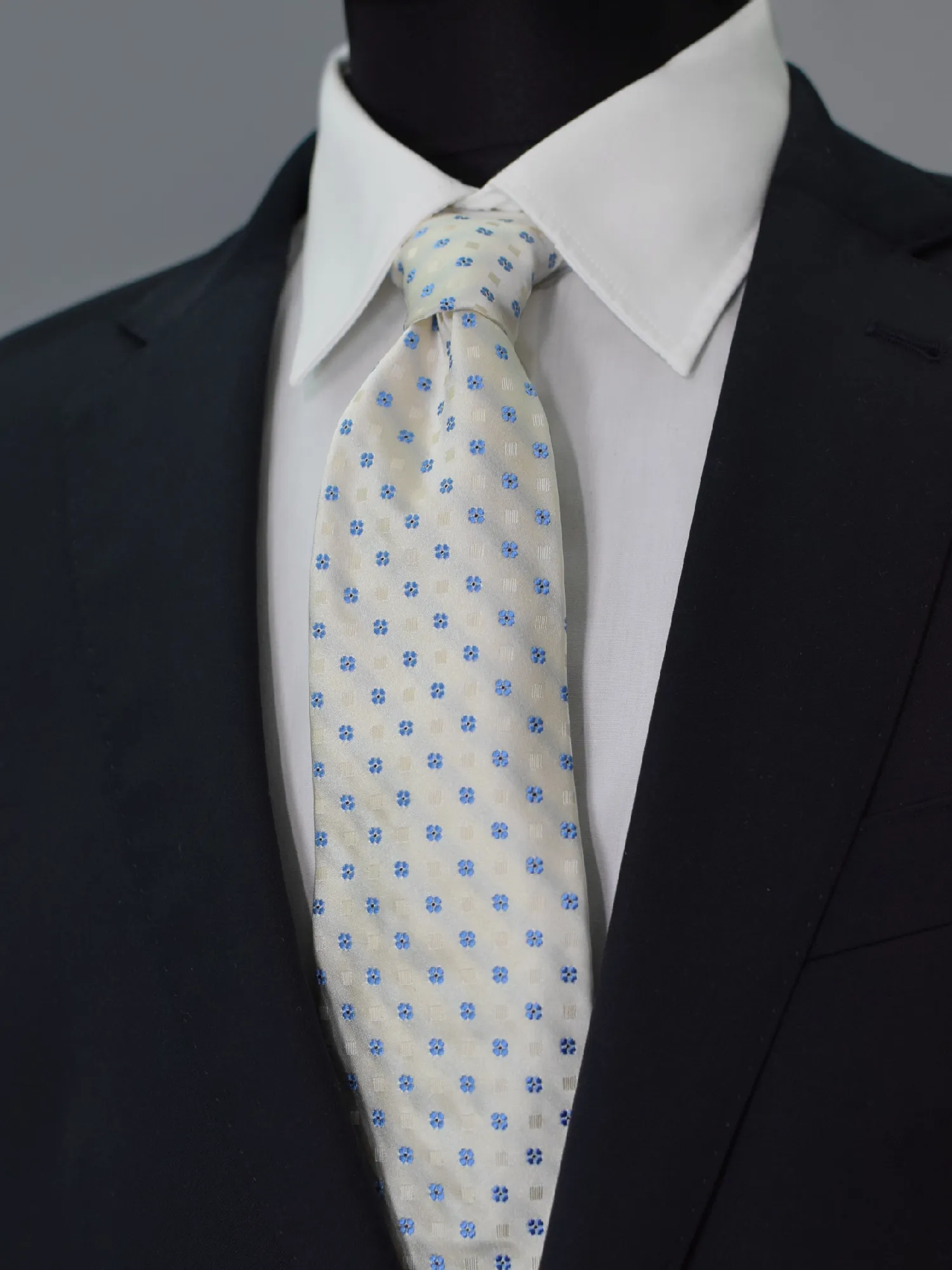 Cravate Club Guy Laroche crème à motifs floraux – Image 2