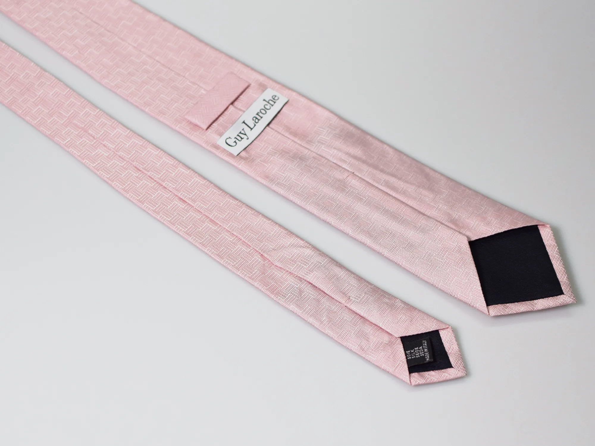 Cravate en soie tissée rose dragée Guy Laroche – Image 3