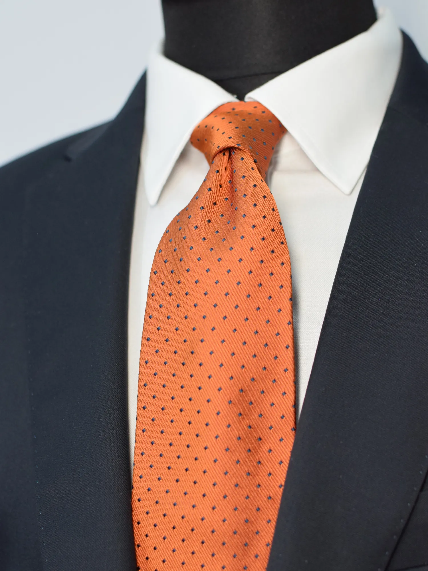 Cravate en soie tissée orangée Guy Laroche – Image 2