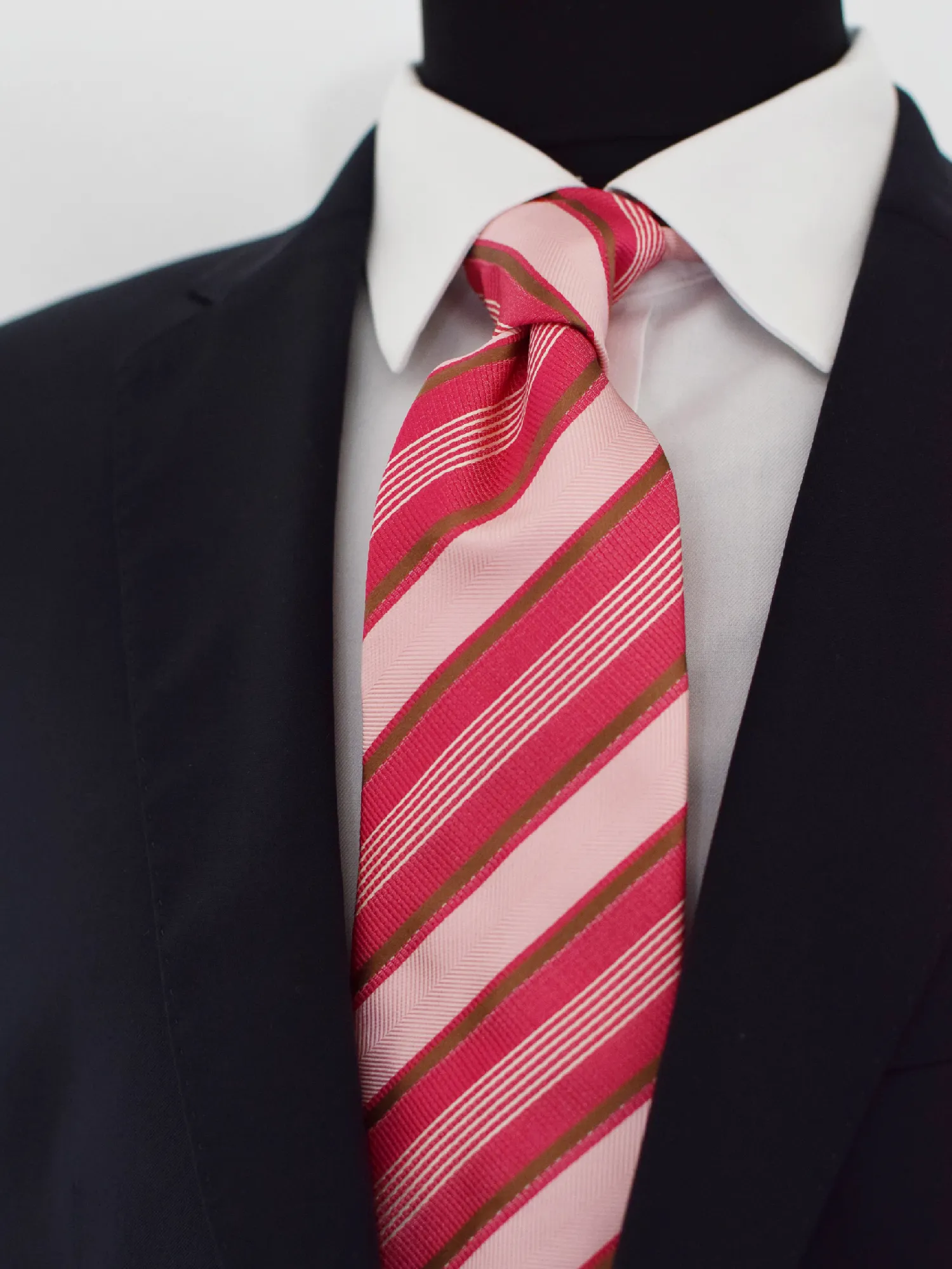 Cravate club fuchsia et rose dragée Guy Laroche – Image 2