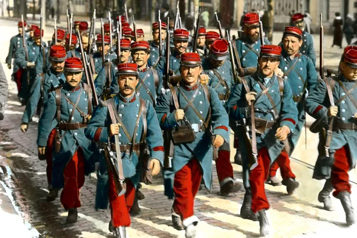 soldats francais en uniforme 1914