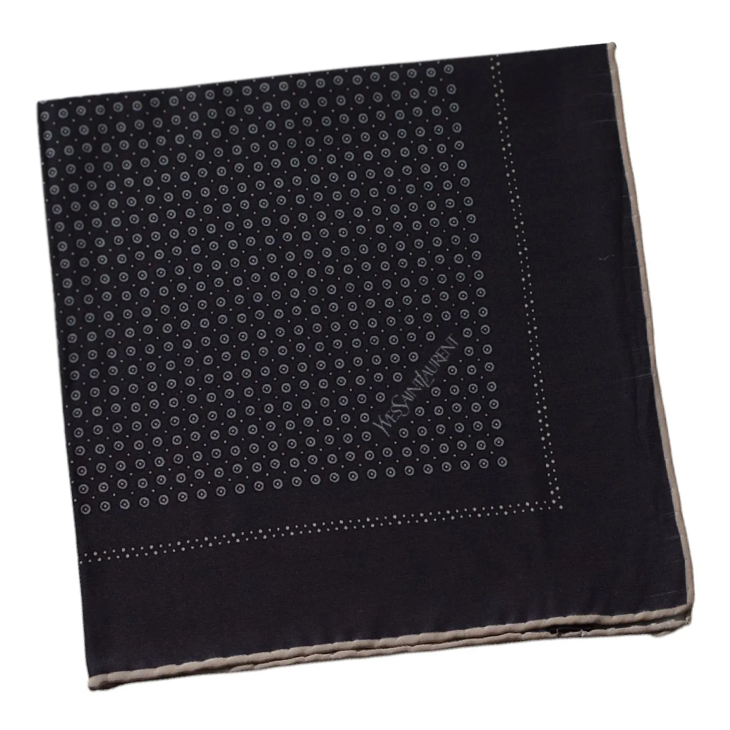 pochette ronds graphiques gris fonce ysl-pliee
