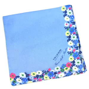 pochette soie florale charles thyrwitt bleue-pliee