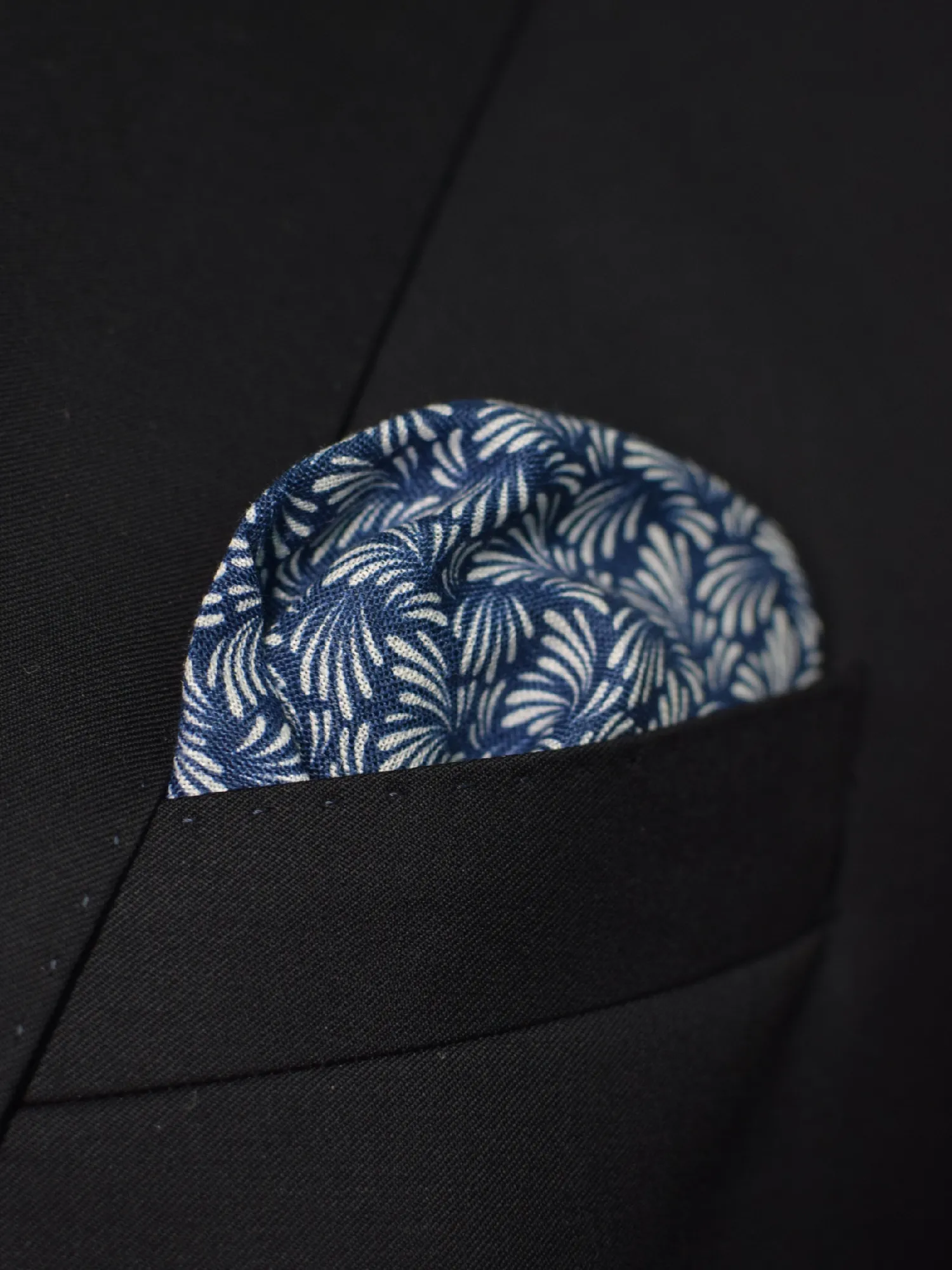 Pochette en lin à micro-motifs végétaux Ted Baker – Image 3