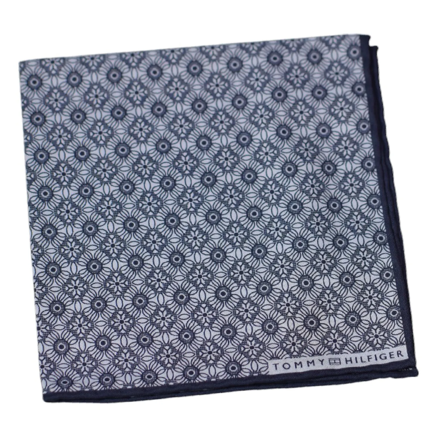 tommy-hilfiger-motif-graphique