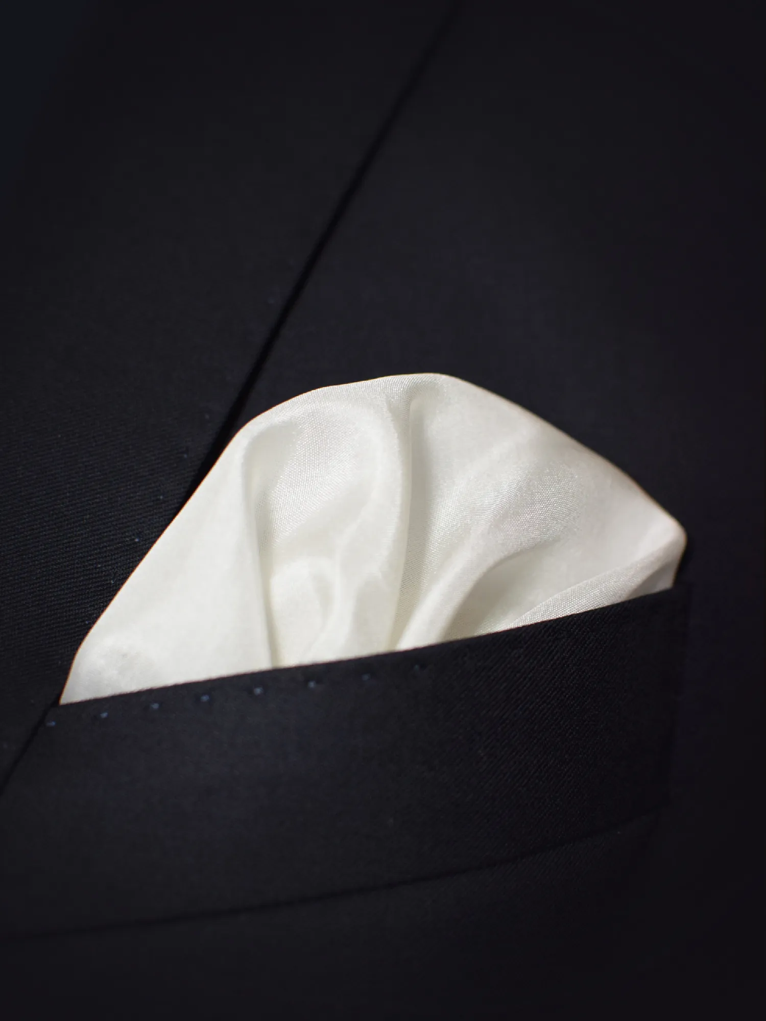 ysl pochette blanche lisere noir-puff