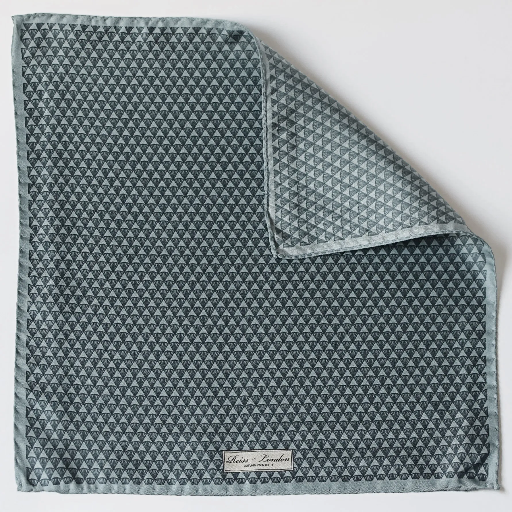 Reiss-pocket-square-in-pocket