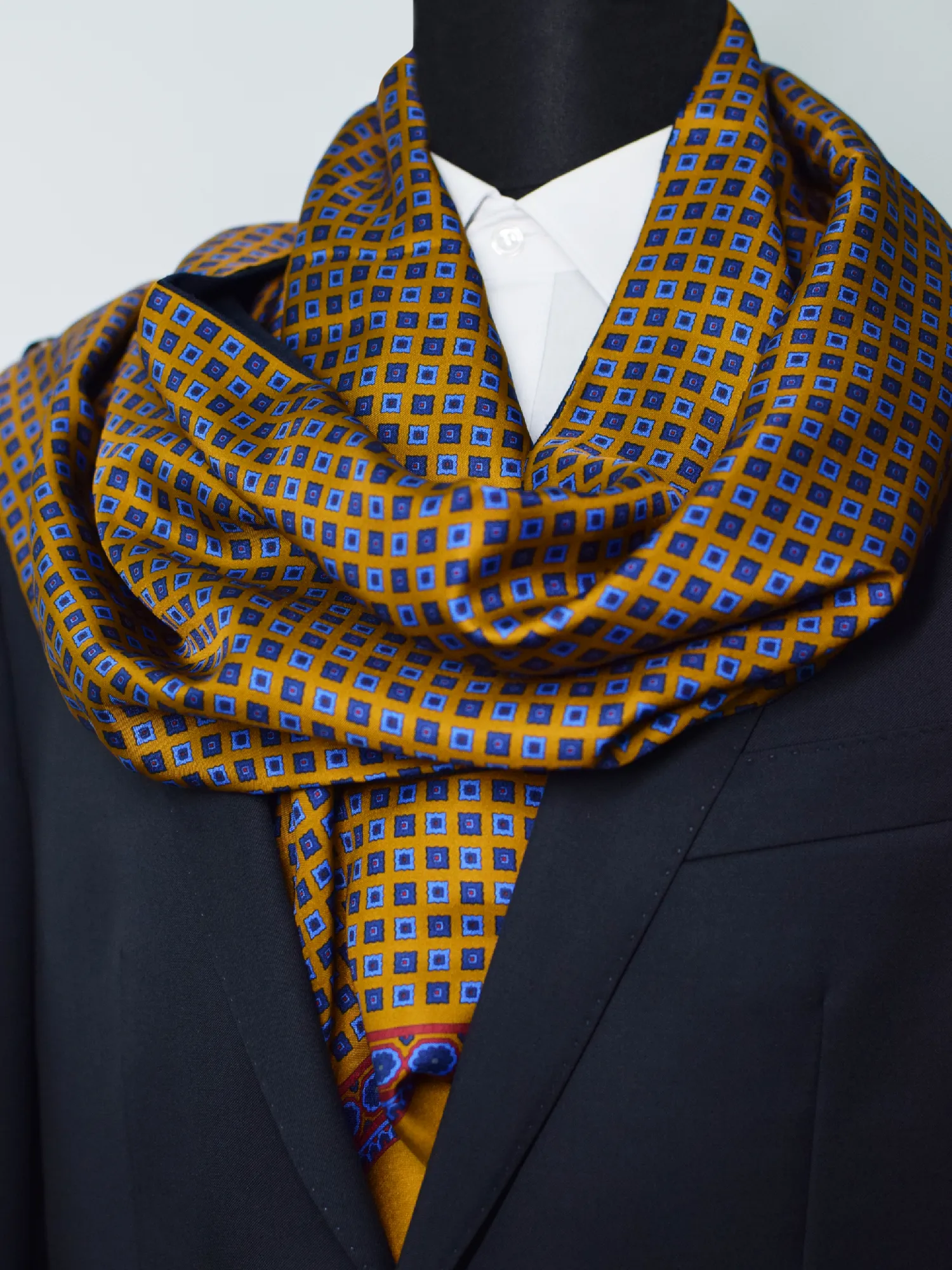 Foulard or en laine et soie à motifs carrés Ascot-4