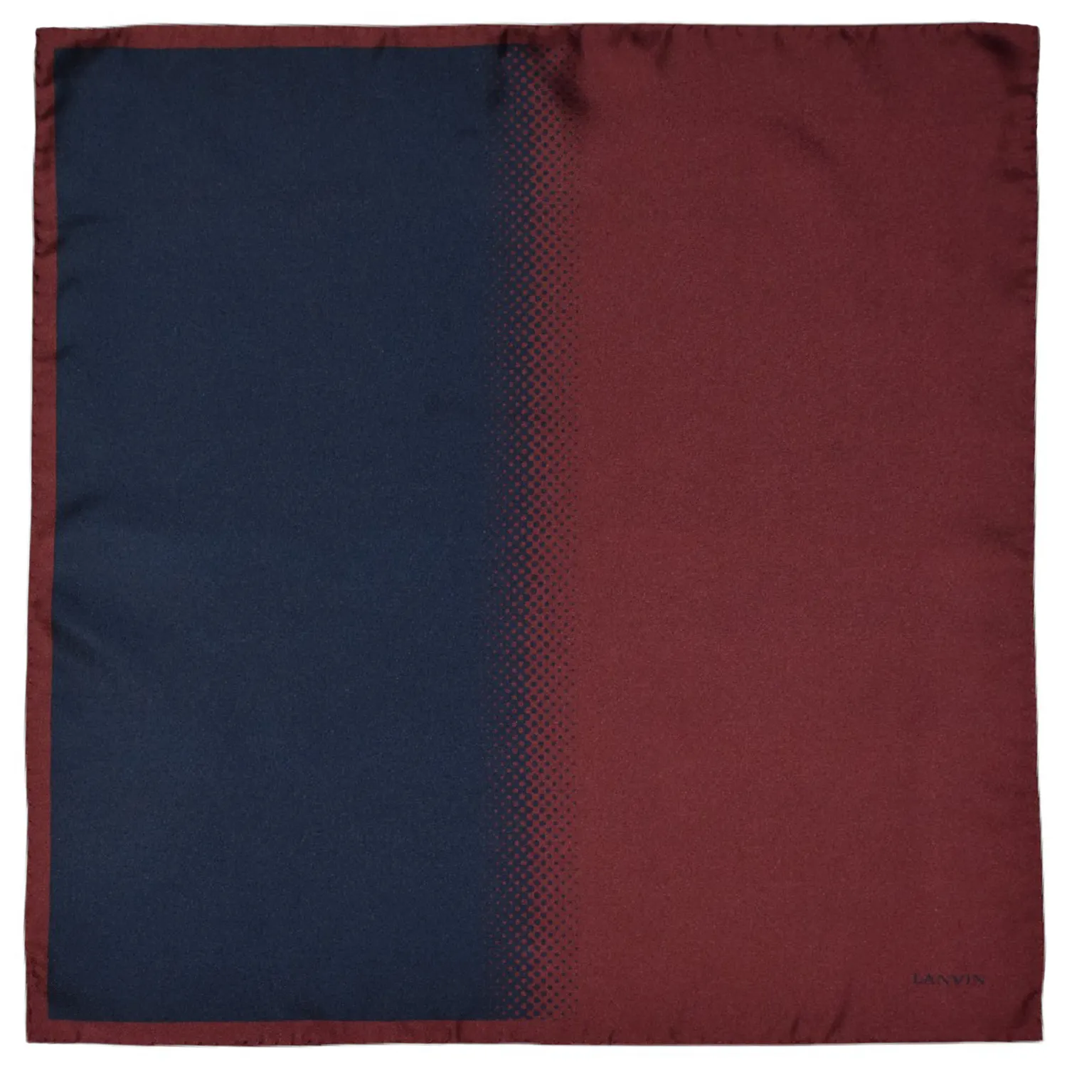 Pochette Lanvin en soie vue à plat, présentant deux larges panneaux dégradés : bordeaux profond et noir, séparés par un motif de micro-pois.