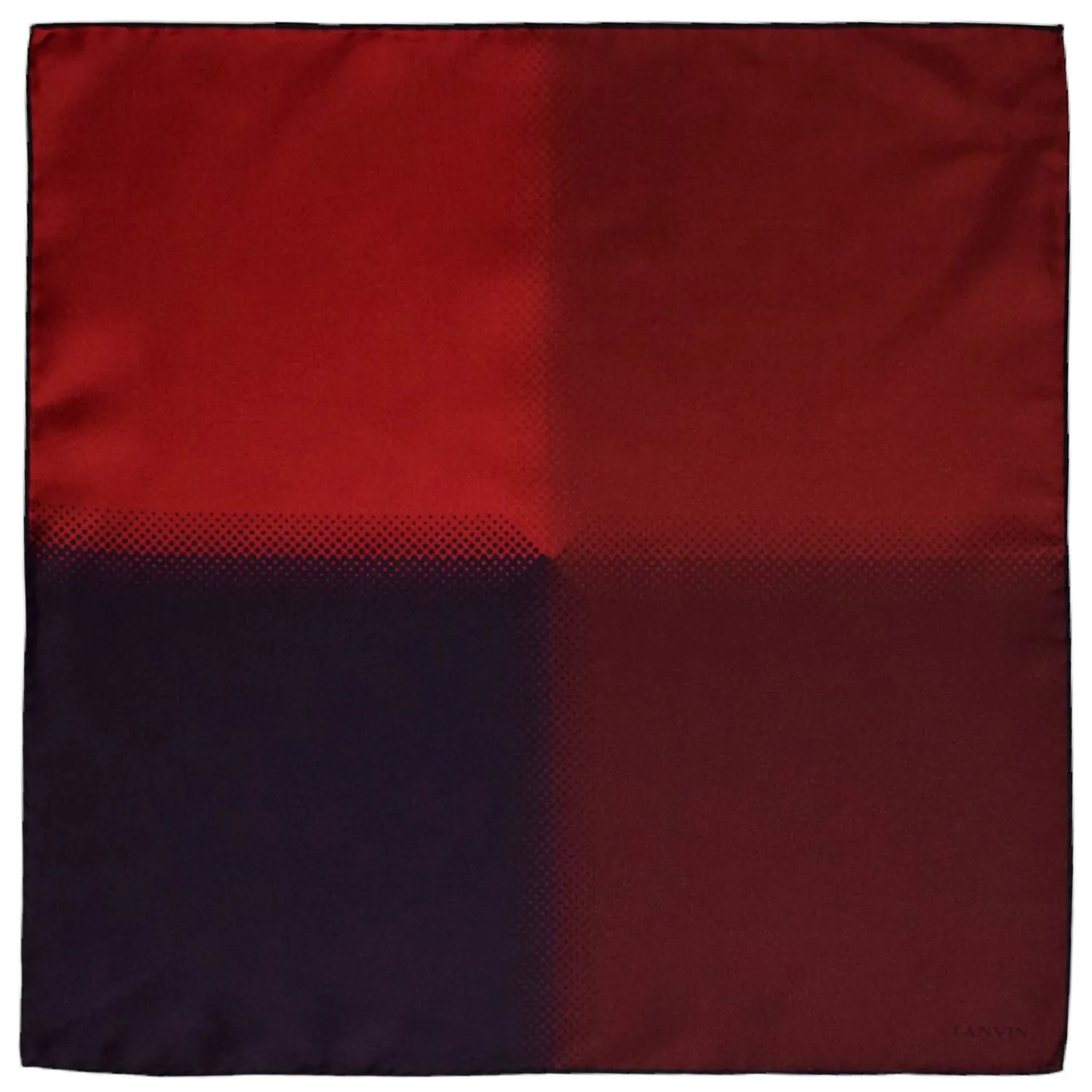 Pochette Lanvin en soie rouge et bordeaux avec quadrillage dégradé, vue à plat.