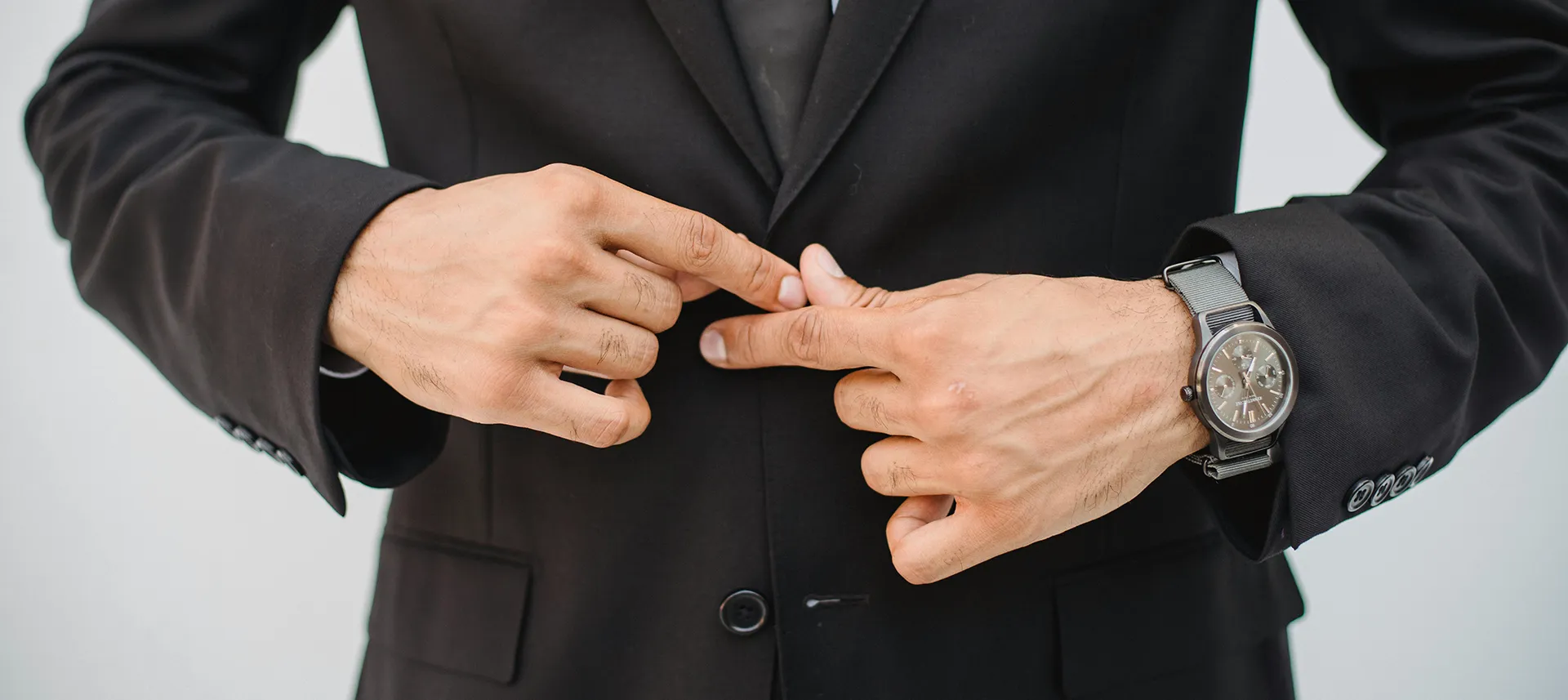 boutonner un costume