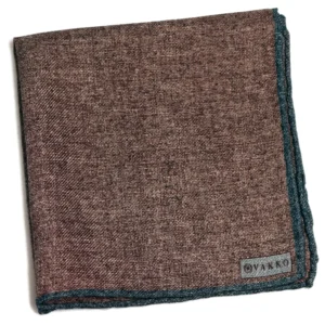 Pochette Vakko en laine marron pliée