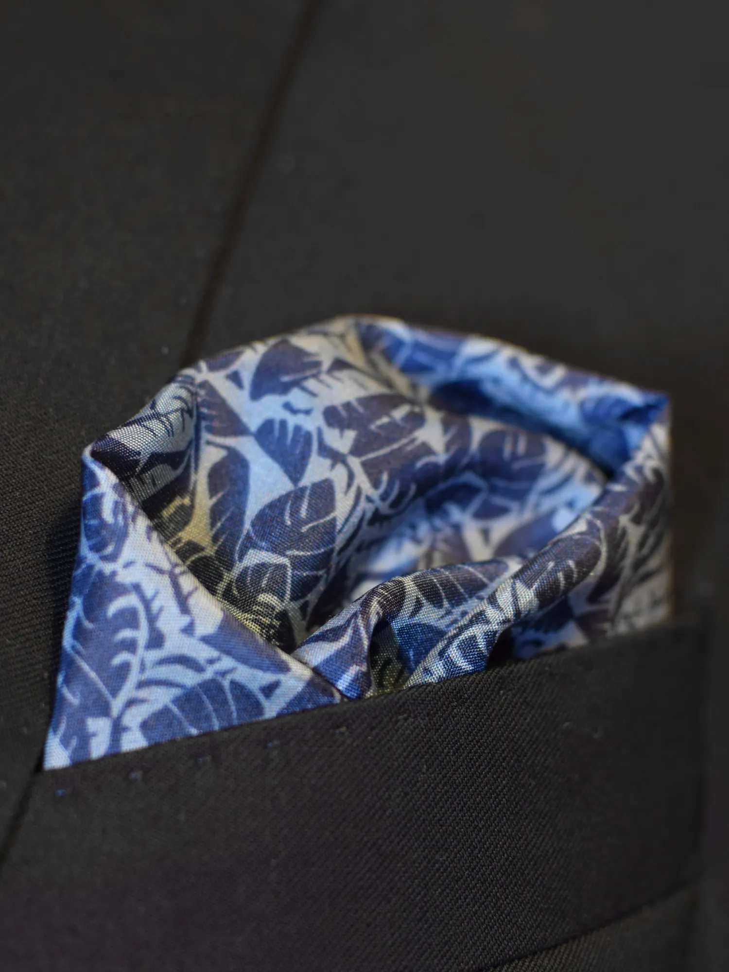 Pochette a motifs graphiques portée puff