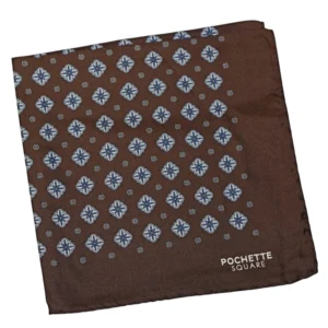 Pochette en soie a motifs médaillons Pochette square pliée - 2